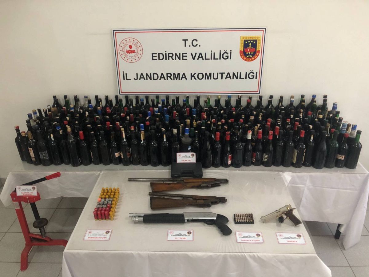 Uzunköprü'de, 415 litre kaçak içki elegeçirildi